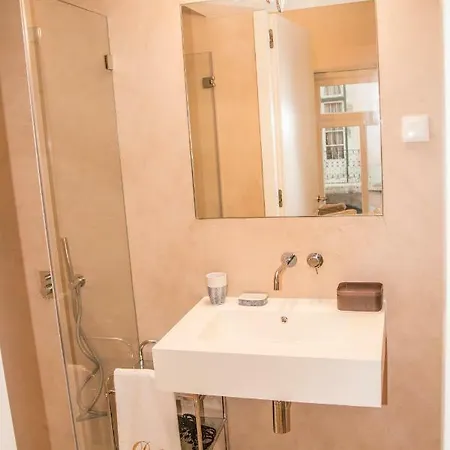 Apartament Dc 2 *